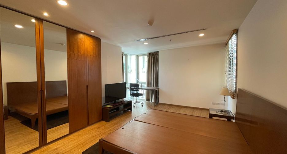 For rent 2 bedrooms condo in Sathon, Bangkok