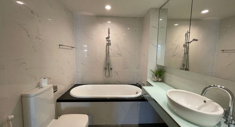 For rent 2 bedrooms condo in Sathon, Bangkok