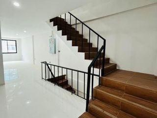 For sale 4 bed office in Phra Khanong, Bangkok