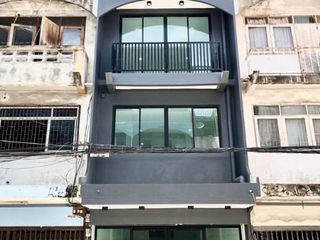 For sale 4 bed office in Phra Khanong, Bangkok