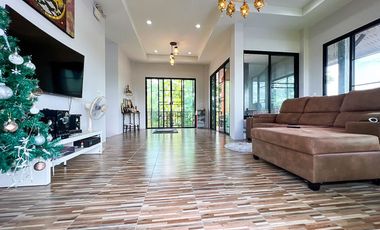 For sale 6 bedrooms house in San Kamphaeng, Chiang Mai