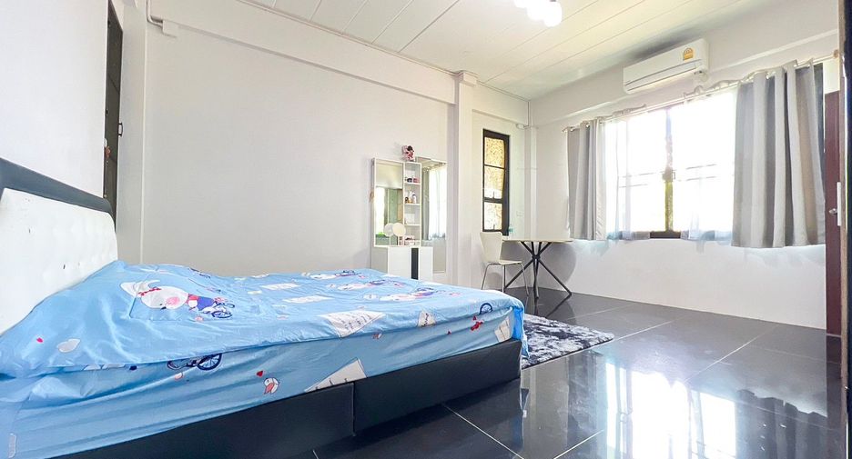 For sale 6 bedrooms house in San Kamphaeng, Chiang Mai