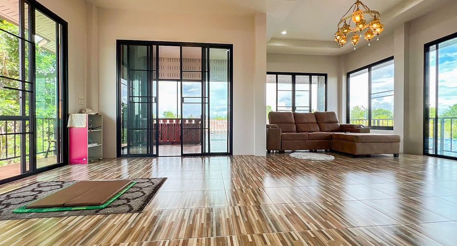 For sale 6 bedrooms house in San Kamphaeng, Chiang Mai