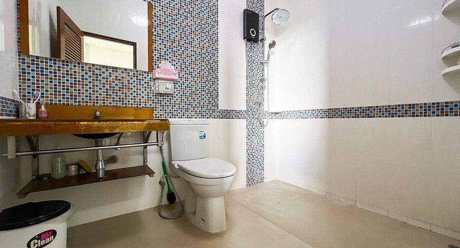 For sale 6 bedrooms house in San Kamphaeng, Chiang Mai