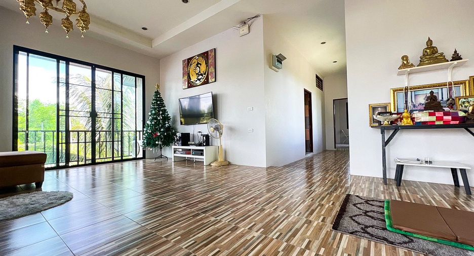 For sale 6 bedrooms house in San Kamphaeng, Chiang Mai