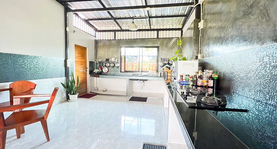For sale 6 bedrooms house in San Kamphaeng, Chiang Mai