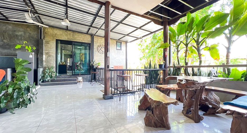 For sale 6 bedrooms house in San Kamphaeng, Chiang Mai