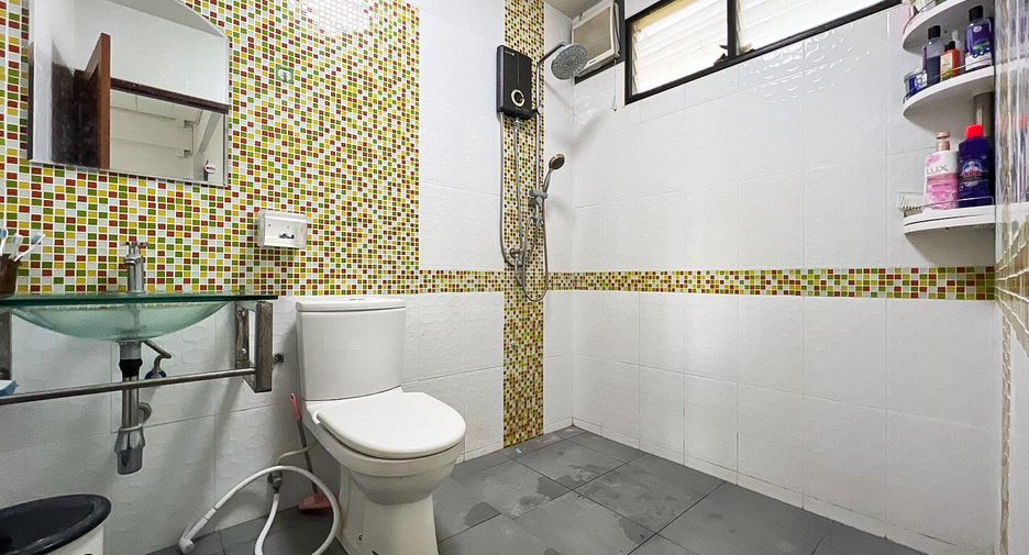For sale 6 bedrooms house in San Kamphaeng, Chiang Mai