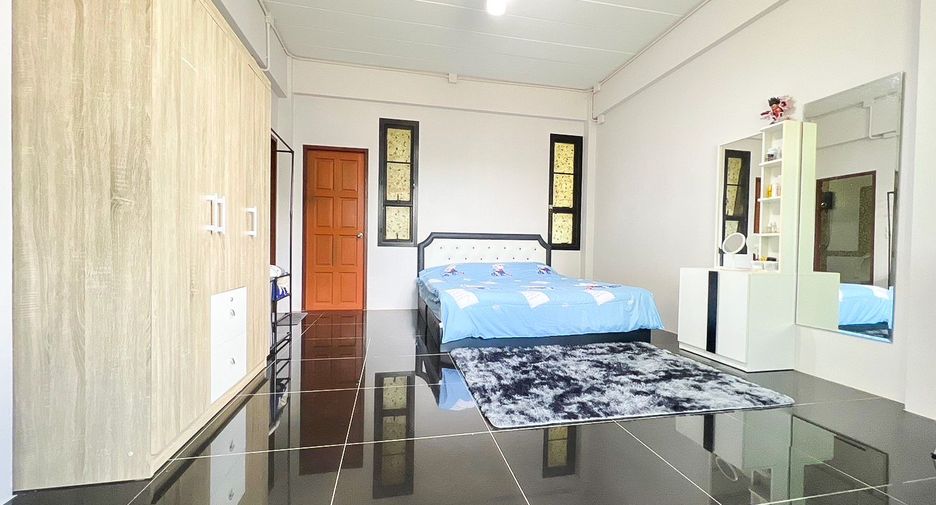For sale 6 bedrooms house in San Kamphaeng, Chiang Mai
