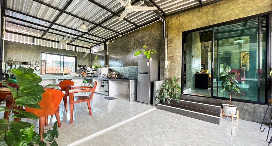 For sale 6 bedrooms house in San Kamphaeng, Chiang Mai