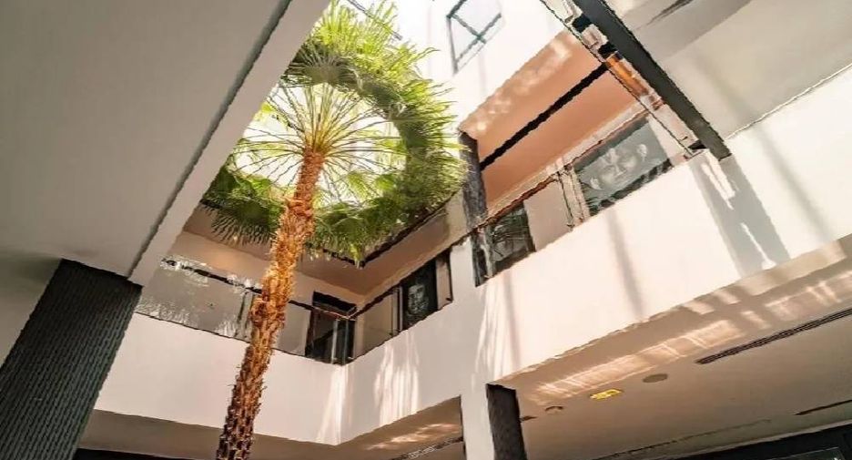 For rent 5 bedrooms house in Watthana, Bangkok