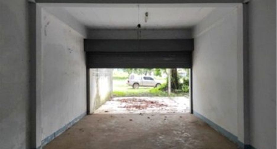 For sale 4 bedrooms townhouse in Phen, Udon Thani