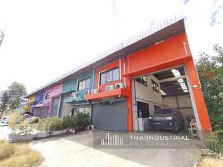Almacén en venta en Bang Phli, Samut Prakan