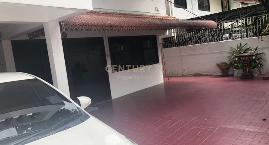 For sale 3 bed house in Chatuchak, Bangkok