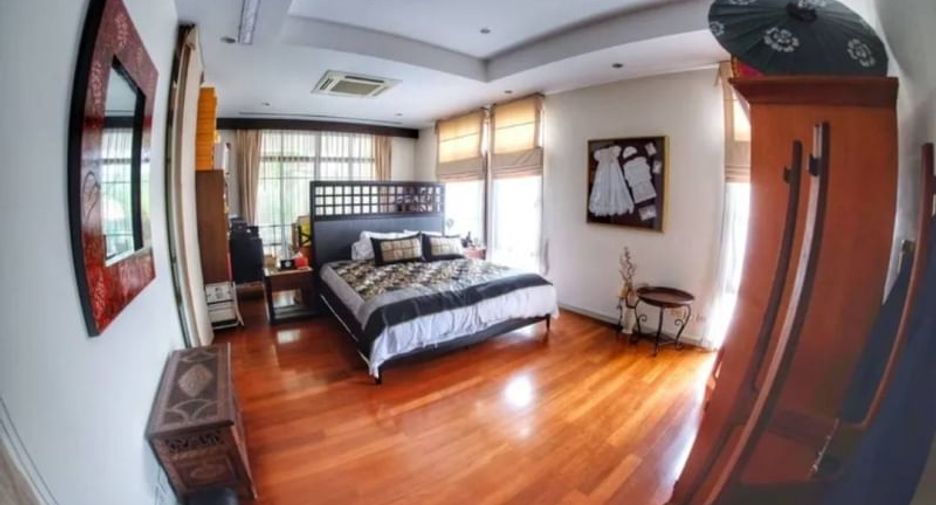 À louer 5 chambres maison à Watthana, Bangkok
