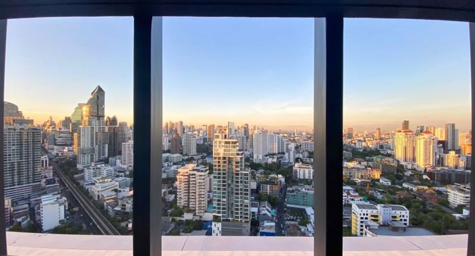 À louer et à vendre 2 chambres condo à Khlong Toei, Bangkok