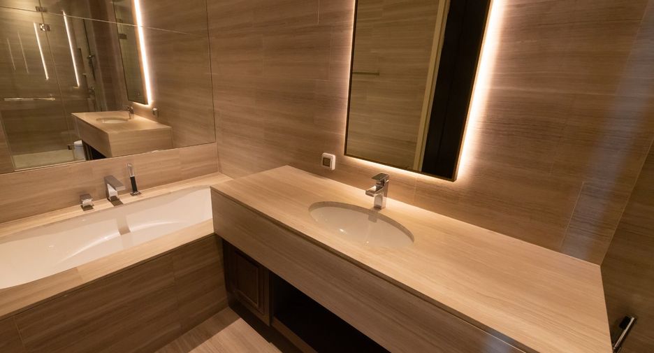 Продажа 3 спальни апартаменты в Кхлонг Тоеи, Бангкок