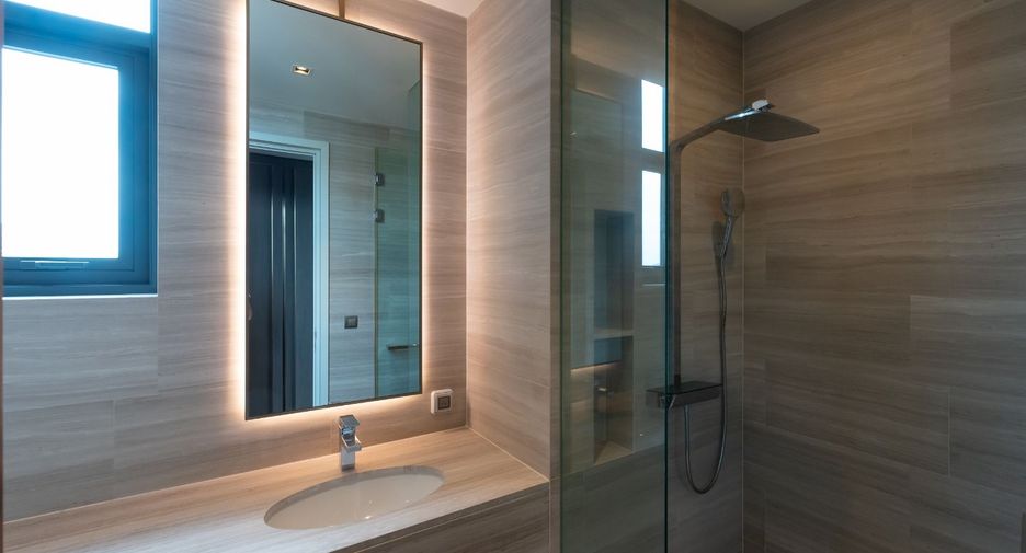 Продажа 3 спальни апартаменты в Кхлонг Тоеи, Бангкок