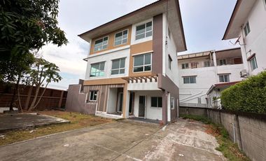 For sale 3 bed house in Pak Kret, Nonthaburi