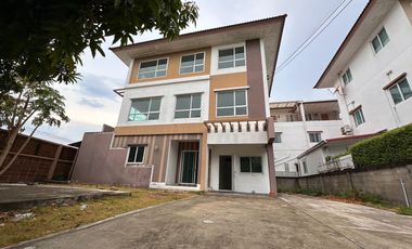 For sale 3 bed house in Pak Kret, Nonthaburi