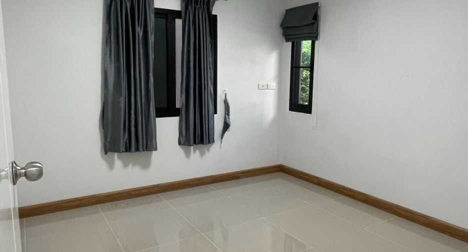 Casa adosada en venta de 4 habitaciones en Saphan Sung, Bangkok