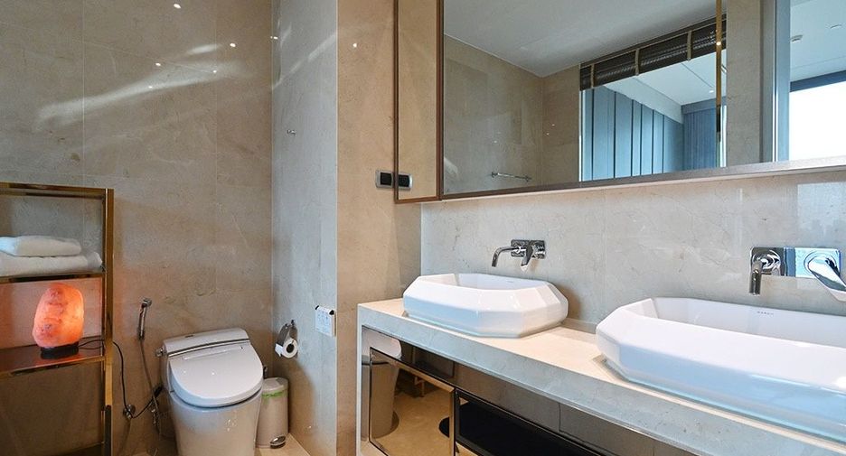 Wohnung zur Miete mit 3 Zimmer in Khlong Toei, Bangkok