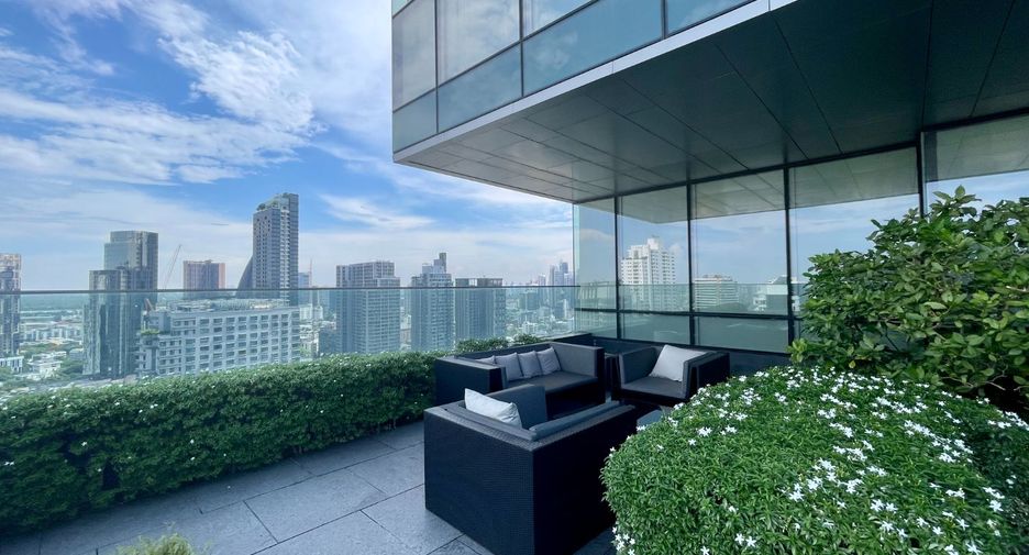 For rent 2 bedrooms condo in Watthana, Bangkok