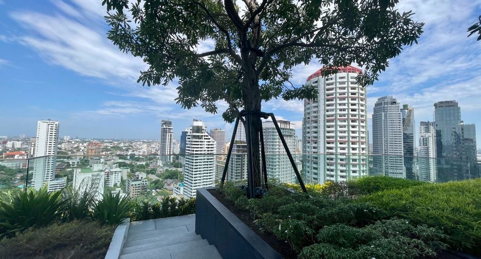 For rent 2 bedrooms condo in Watthana, Bangkok