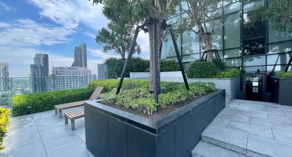 For rent 2 bedrooms condo in Watthana, Bangkok