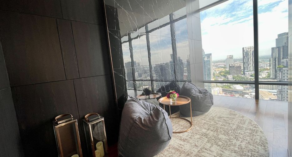 For rent 2 bedrooms condo in Watthana, Bangkok