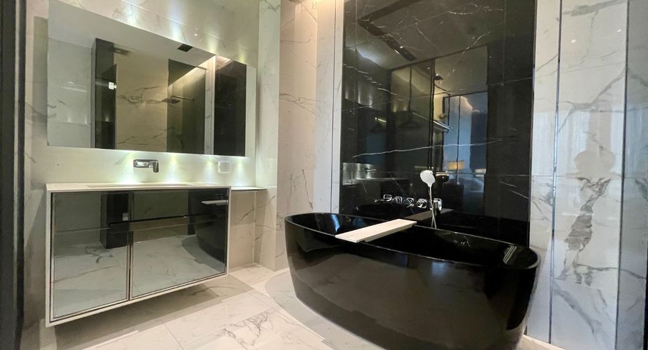 For rent 2 bedrooms condo in Watthana, Bangkok