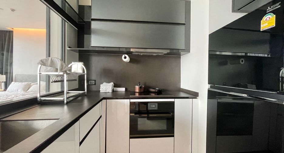 For rent 2 bedrooms condo in Watthana, Bangkok