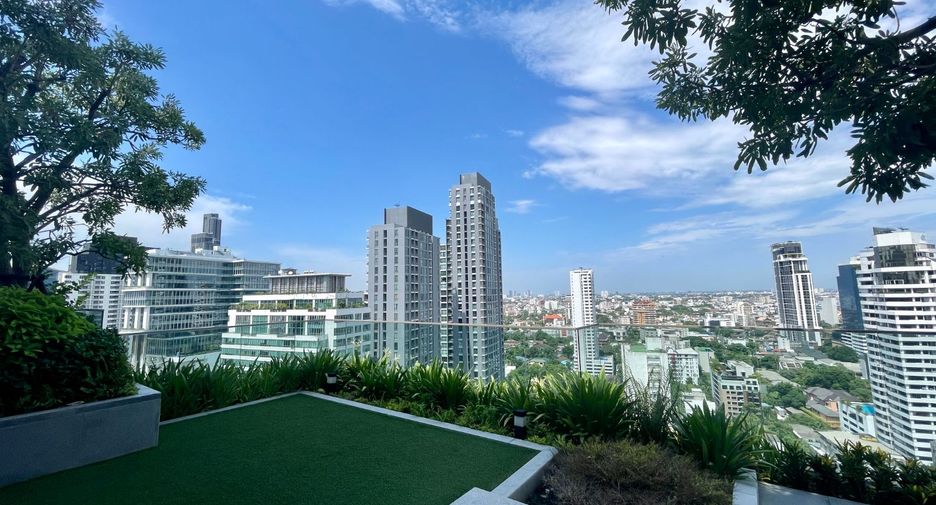 For rent 2 bedrooms condo in Watthana, Bangkok