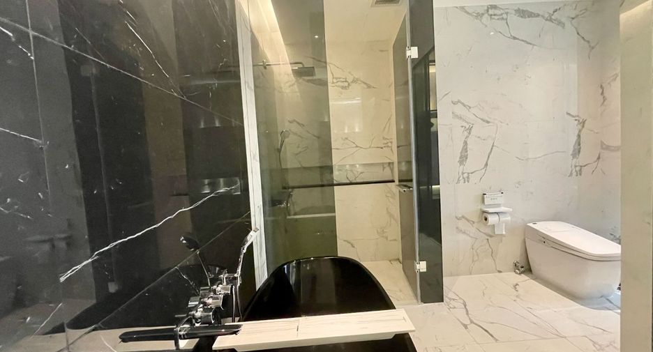 For rent 2 bedrooms condo in Watthana, Bangkok