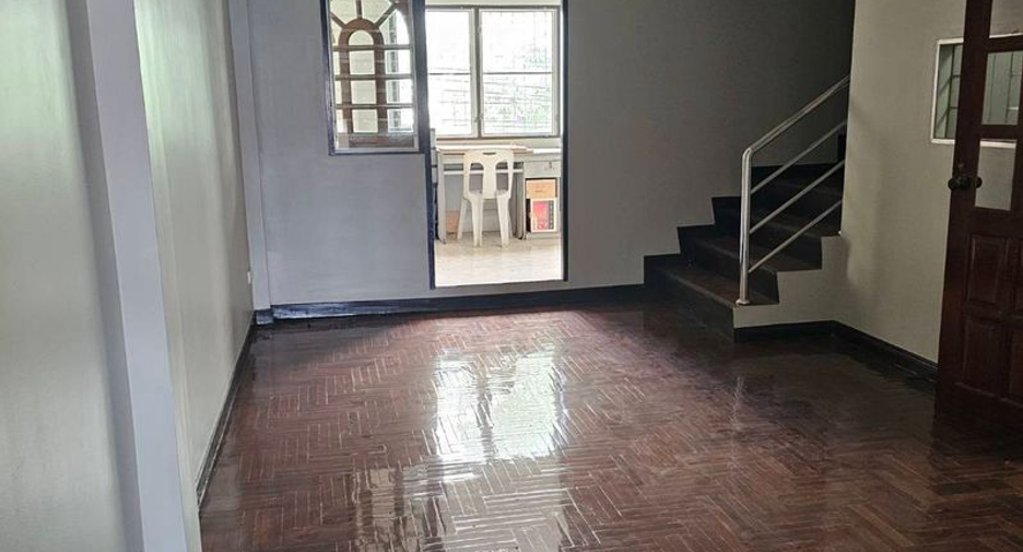 For sale retail Space in Lat Phrao, Bangkok