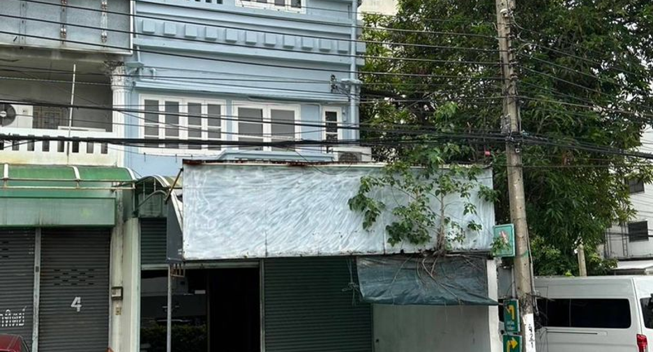 For sale retail Space in Lat Phrao, Bangkok