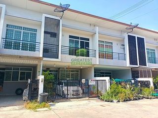 For sale 3 bed townhouse in Bang Khae, Bangkok