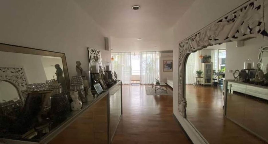 Condo en alquiler de 4 habitaciones en Watthana, Bangkok