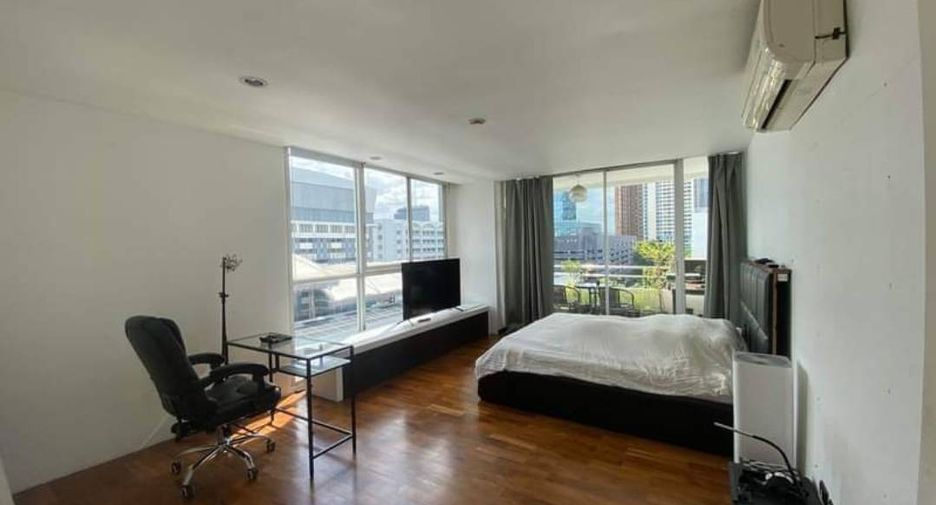 Condo en alquiler de 4 habitaciones en Watthana, Bangkok