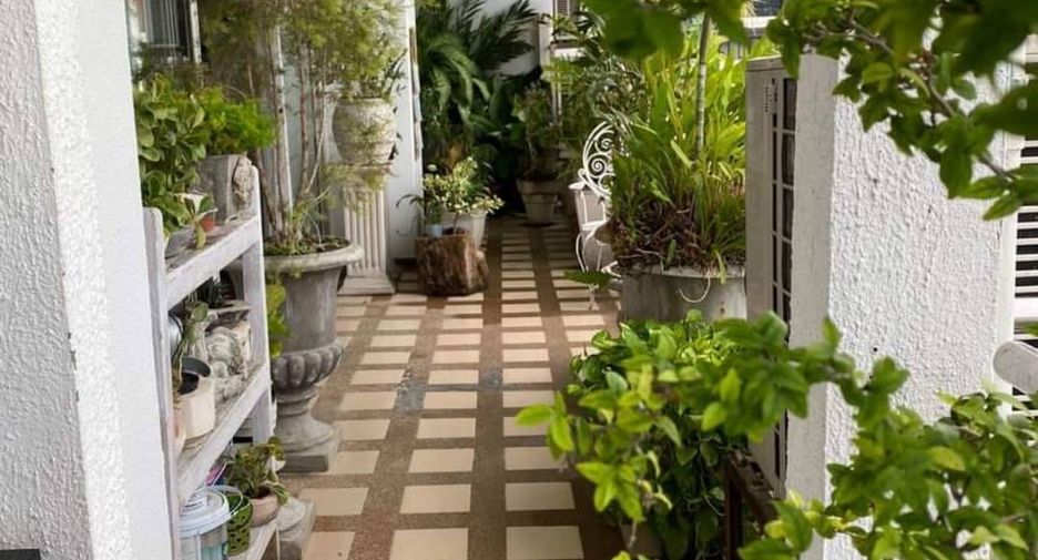 Condo en alquiler de 4 habitaciones en Watthana, Bangkok