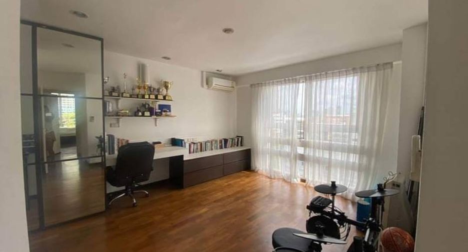 Condo en alquiler de 4 habitaciones en Watthana, Bangkok