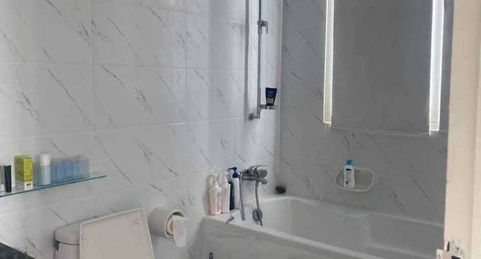 Condo en alquiler de 4 habitaciones en Watthana, Bangkok