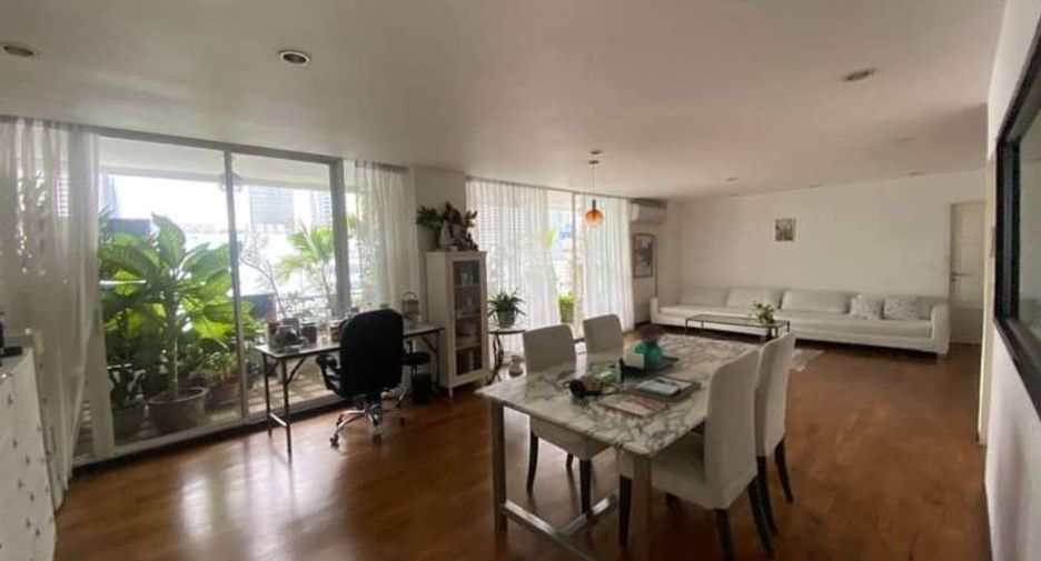 Condo en alquiler de 4 habitaciones en Watthana, Bangkok