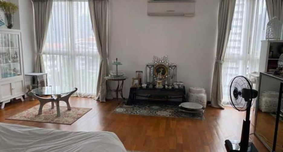Condo en alquiler de 4 habitaciones en Watthana, Bangkok