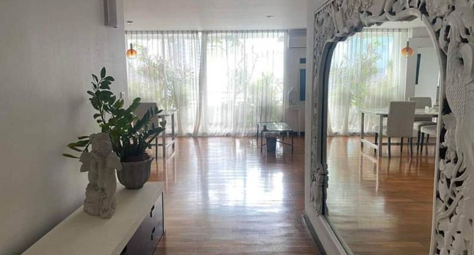 Condo en alquiler de 4 habitaciones en Watthana, Bangkok