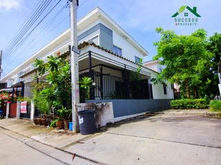 For sale 3 bedrooms townhouse in Mueang Samut Prakan, Samut Prakan