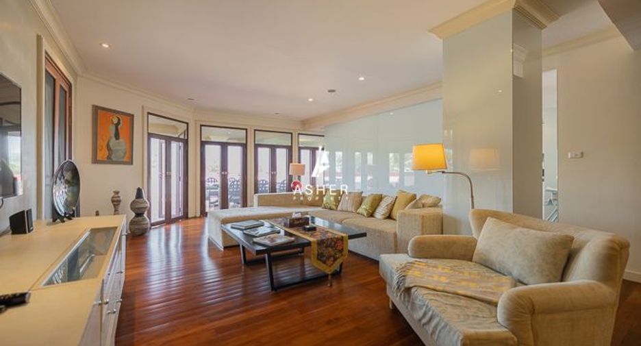 For sale 4 bedrooms condo in Cha Am, Phetchaburi