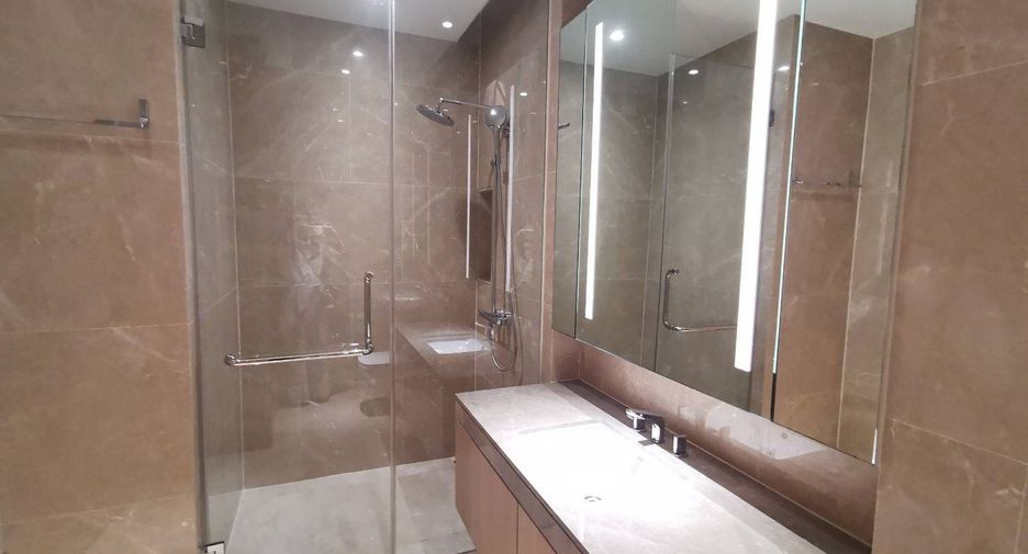 For sale 5 bedrooms condo in Khlong San, Bangkok