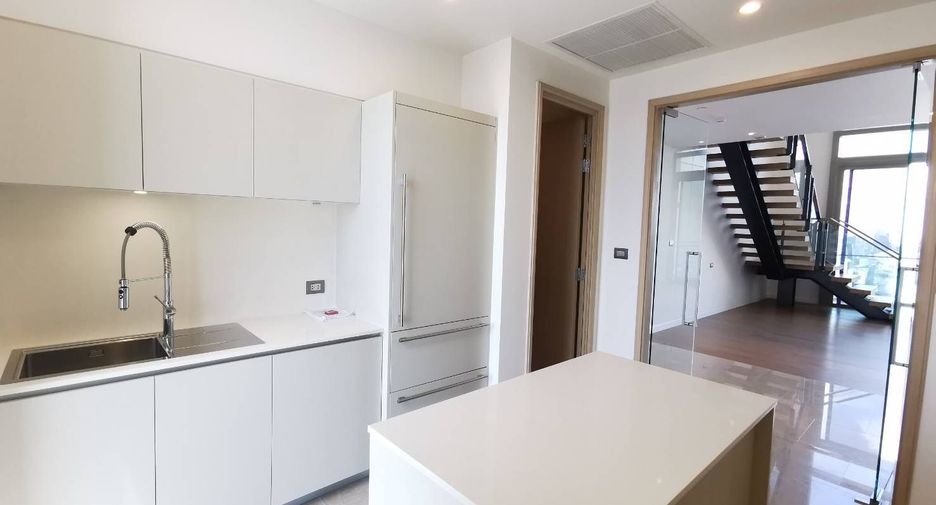 For sale 5 bedrooms condo in Khlong San, Bangkok