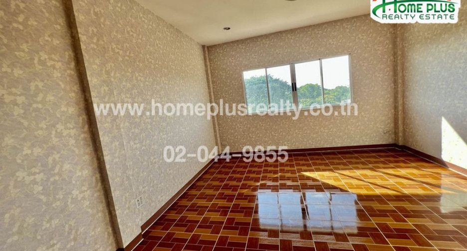 For sale 2 bedrooms retail Space in Mueang Ang Thong, Ang Thong